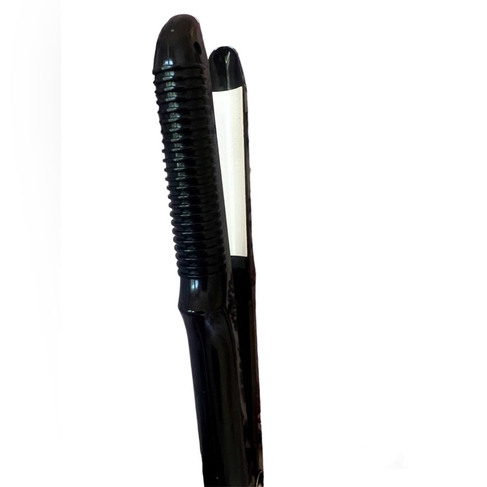 T3 Volumize Ionic Ceramic Tourmaline Dome-plated Flat Iron, 3/4 Inch